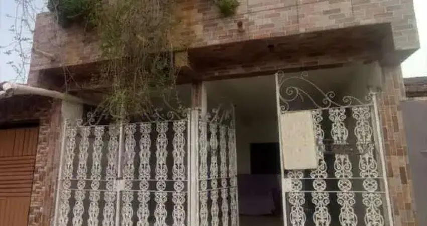 Casa para Venda em Itanhaém, Belas Artes, 4 dormitórios, 1 suíte, 2 banheiros, 2 vagas