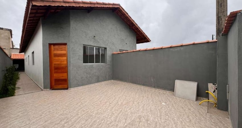 Casa para Venda em Itanhaém, Bopiranga, 2 dormitórios, 1 suíte, 1 banheiro, 2 vagas