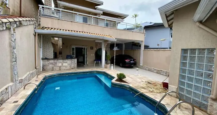 Casa para Venda em Praia Grande, Solemar, 4 dormitórios, 4 suítes, 3 banheiros, 4 vagas