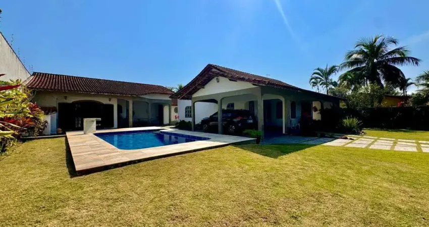 Casa para Venda em Itanhaém, Grandesp, 3 dormitórios, 2 suítes, 1 banheiro, 10 vagas