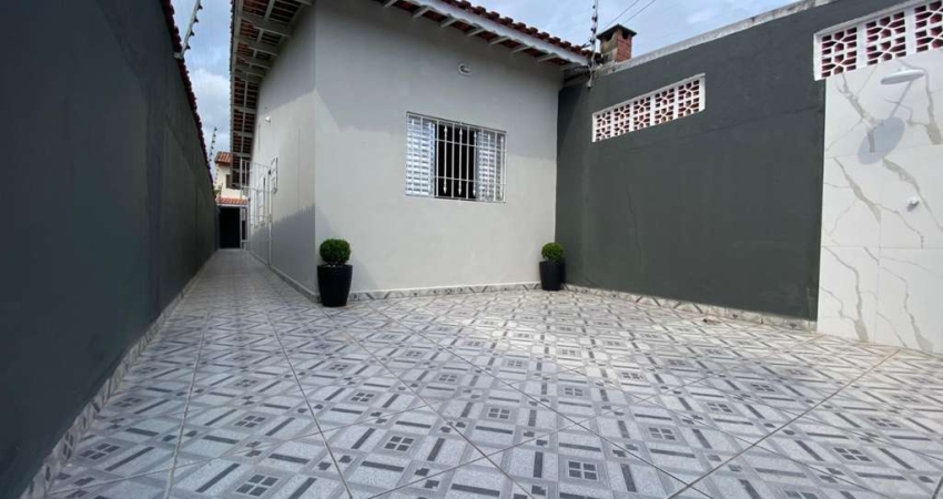 Casa para Venda em Mongaguá, Jussara, 2 dormitórios, 1 suíte, 1 banheiro, 2 vagas