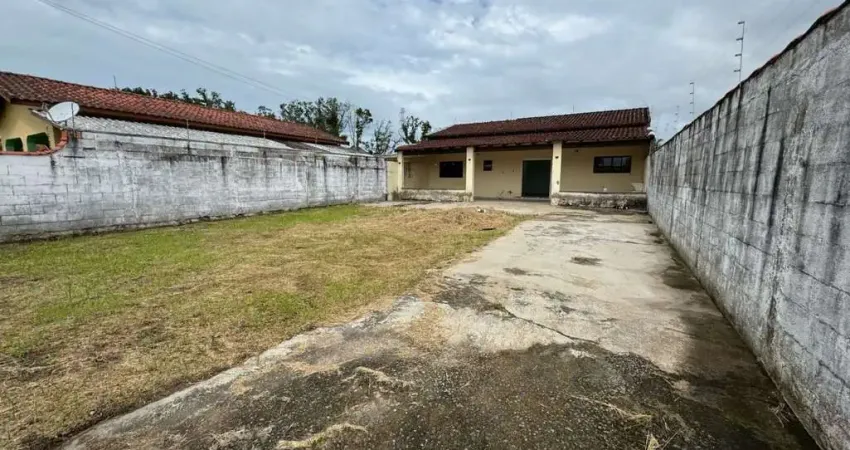 Casa para Venda em Peruíbe, Parque do Trevo, 1 dormitório, 1 banheiro, 10 vagas