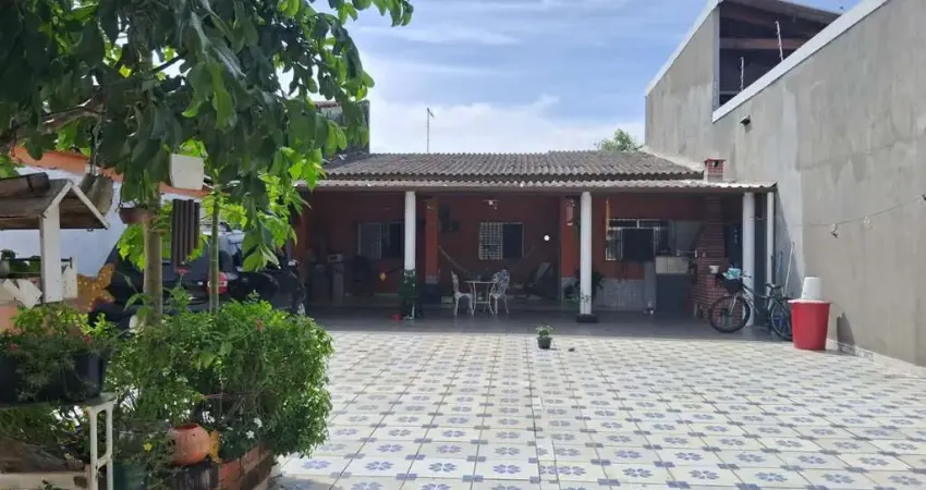 Casa para Venda em Itanhaém, São Fernando, 2 dormitórios, 1 suíte, 1 banheiro, 10 vagas