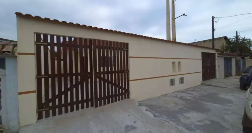Casa para Venda em Itanhaém, Loty, 2 dormitórios, 1 suíte, 1 banheiro, 3 vagas