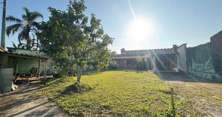 Casa para Venda em Itanhaém, São Fernando, 2 dormitórios, 2 banheiros, 3 vagas