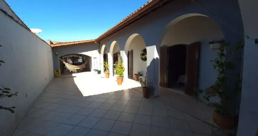 Casa para Venda em Itanhaém, Gaivota, 4 dormitórios, 1 suíte, 2 banheiros, 4 vagas