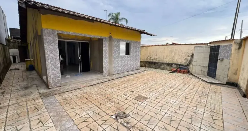 Casa para Venda em Itanhaém, Califórnia, 4 dormitórios, 1 suíte, 1 banheiro, 2 vagas
