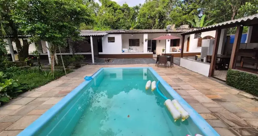 Casa para Venda em Itanhaém, Coronel, 5 dormitórios, 1 suíte, 4 banheiros, 6 vagas