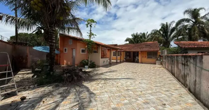 Casa para Venda em Itanhaém, Palmeiras, 3 dormitórios, 1 suíte, 4 banheiros, 6 vagas