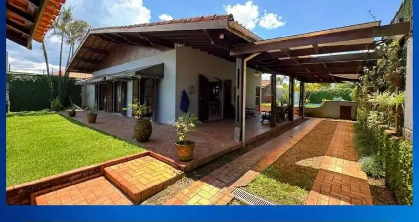Casa para Venda em Itanhaém, Loty, 4 dormitórios, 4 suítes, 1 banheiro, 3 vagas