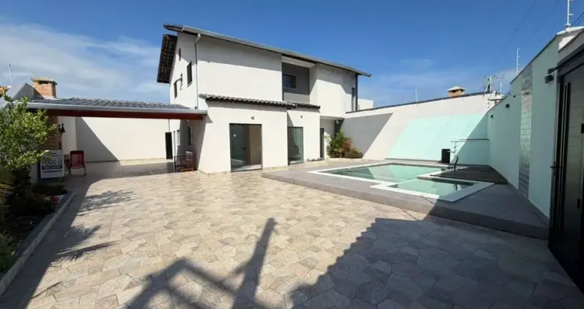 Casa Sobreposta para Venda em Itanhaém, Suarão, 3 dormitórios, 1 suíte, 1 banheiro, 3 vagas