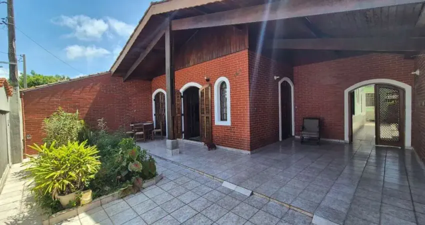 Casa para Venda em Itanhaém, Belas Artes, 3 dormitórios, 1 suíte, 3 banheiros, 2 vagas