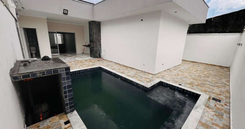 Casa para Venda em Itanhaém, Tupy, 3 dormitórios, 2 suítes, 1 banheiro, 4 vagas