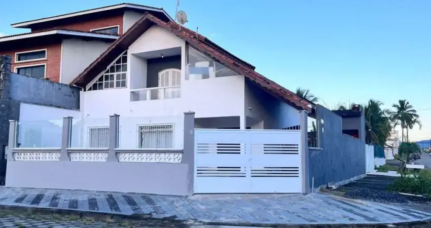 Sobrado para Venda em Peruíbe, Estância São José, 4 dormitórios, 2 suítes, 3 banheiros, 3 vagas