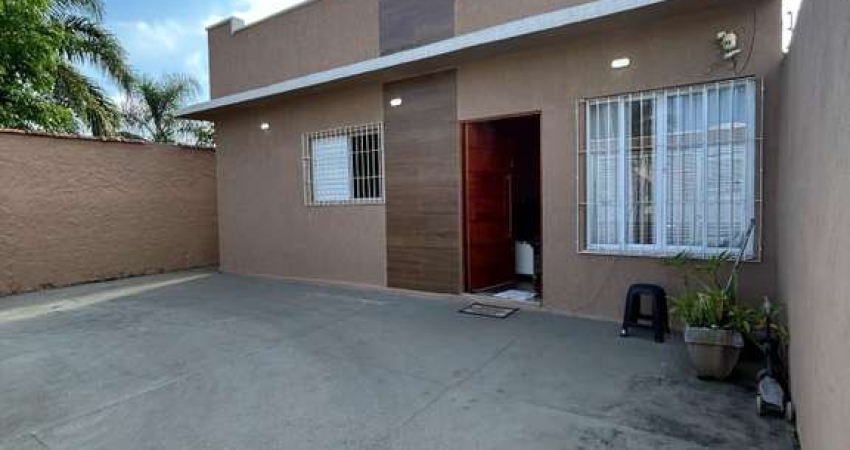 Casa para Venda em Itanhaém, Balneário Gaivota, 4 dormitórios, 1 suíte, 2 banheiros, 2 vagas