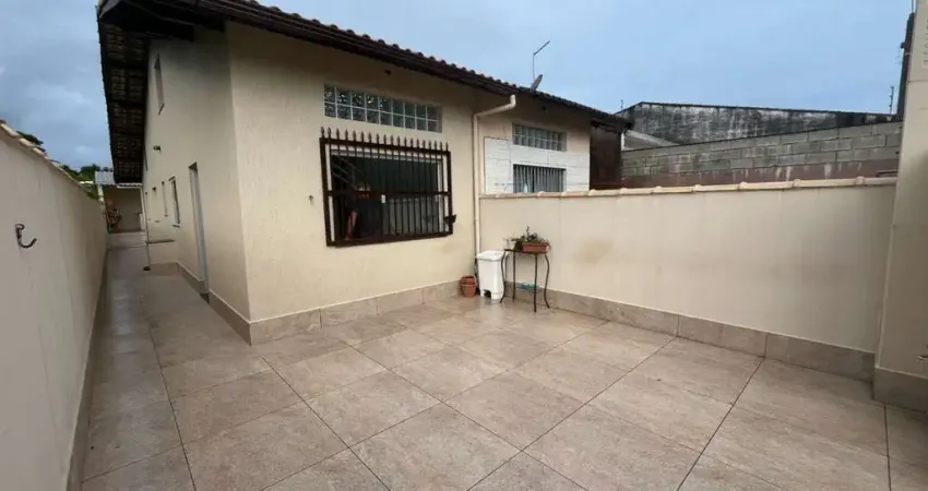 Casa para Venda em Itanhaém, Jardim Marilú, 2 dormitórios, 2 banheiros, 2 vagas