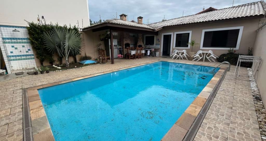 Casa Alto Padrão para Venda em Itanhaém, Cibratel 2, 5 dormitórios, 1 suíte, 5 banheiros, 4 vagas