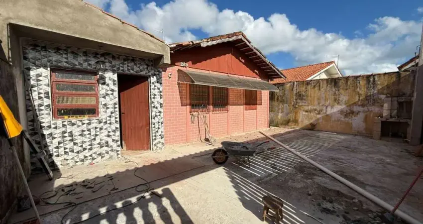 Casa para Venda em Itanhaém, Balneário Gaivota, 2 dormitórios, 1 banheiro, 3 vagas