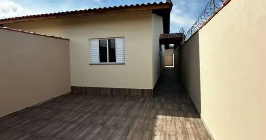 Casa para Venda em Itanhaém, Nova Itanhaém, 2 dormitórios, 1 suíte, 1 banheiro, 2 vagas