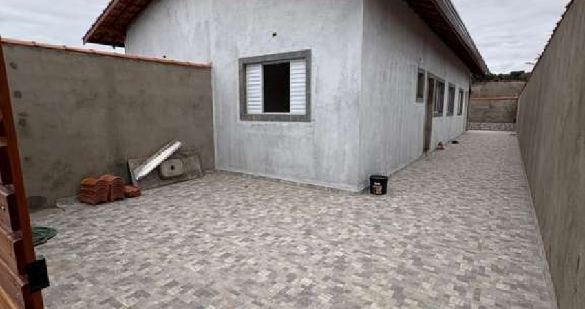Casa para Venda em Itanhaém, Jardim Jamaica, 2 dormitórios, 1 suíte, 1 banheiro, 2 vagas