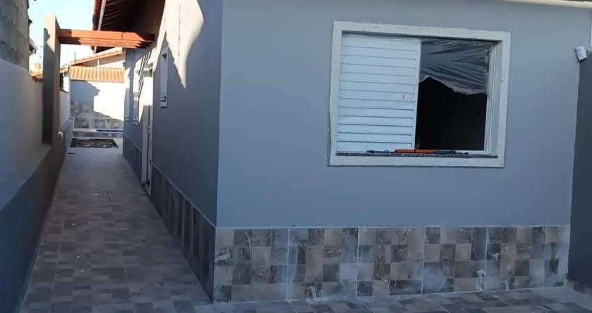 Casa para Venda em Itanhaém, Jardim Jamaica, 2 dormitórios, 1 suíte, 1 banheiro, 2 vagas