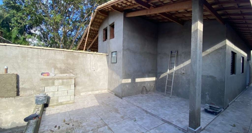 Casa para Venda em Itanhaém, Tupi, 2 dormitórios, 1 suíte, 2 banheiros, 2 vagas