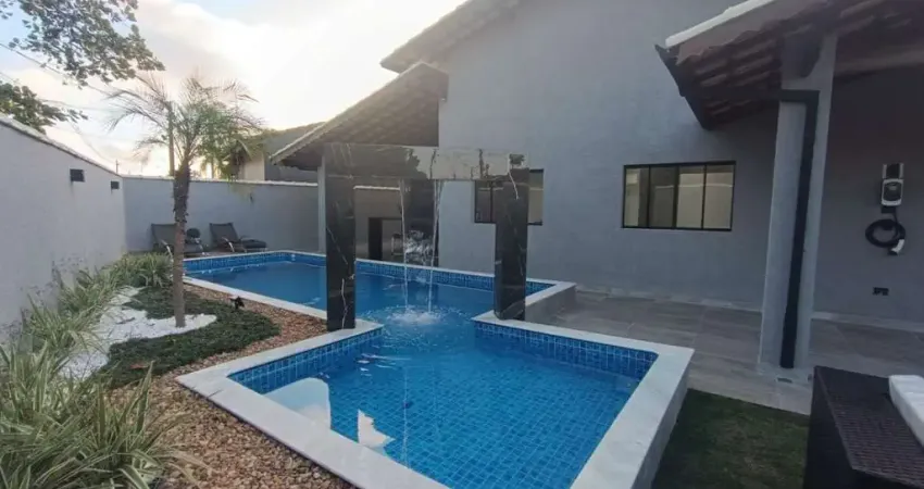 Casa para Venda em Itanhaém, Loty, 3 dormitórios, 1 suíte, 2 banheiros, 3 vagas