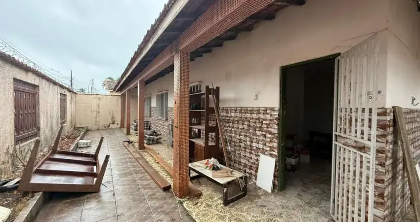 Casa para venda em mongaguá, jardim comodoro, 3 dormitórios, 2 banheiros, 3 vagas