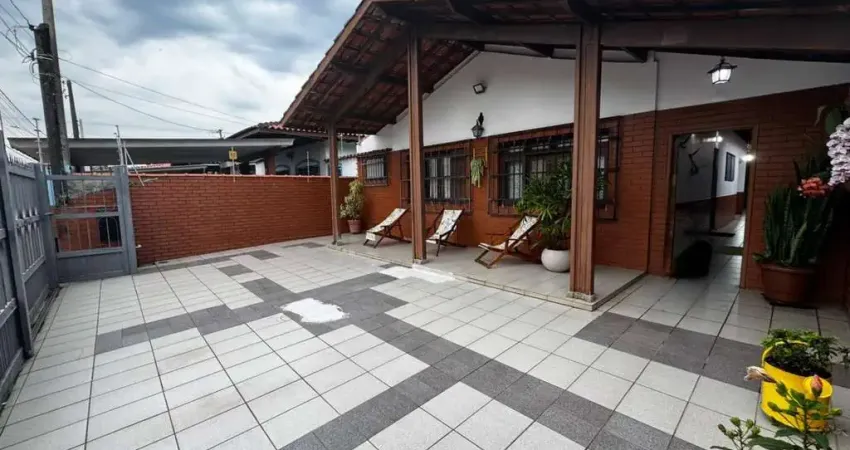Casa para venda em itanhaém, suarão, 3 dormitórios, 1 suíte, 1 banheiro, 3 vagas
