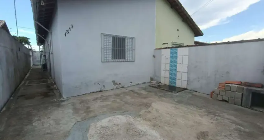 Casa para venda em itanhaém, jardim regina, 2 dormitórios, 1 suíte, 1 banheiro, 2 vagas