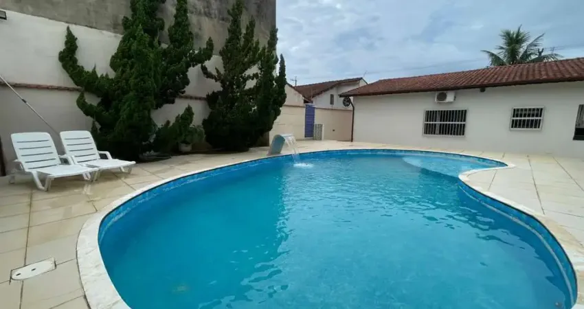 Casa para Venda em Itanhaém, JARDIM SUARÃO, 4 dormitórios, 2 suítes, 1 banheiro, 5 vagas