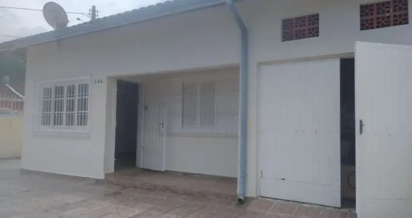 Casa para Venda em Mongaguá, Itaóca, 2 dormitórios, 1 suíte, 2 banheiros, 2 vagas
