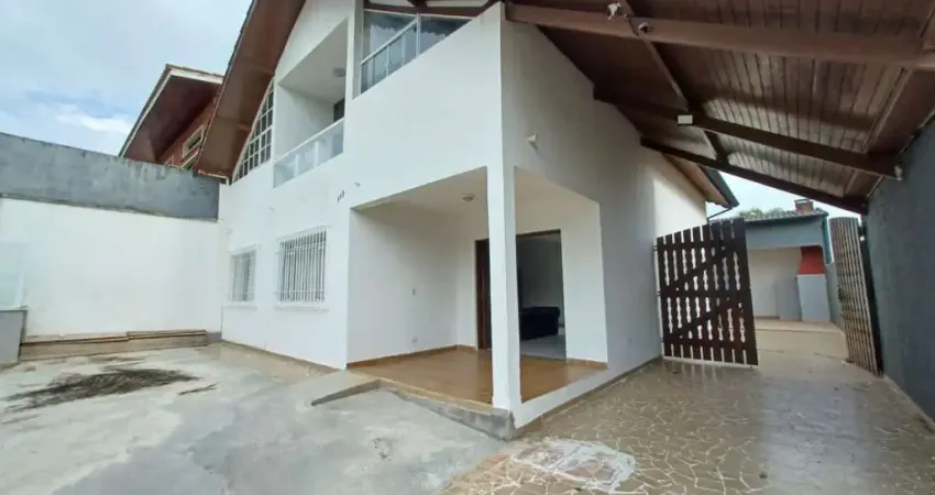 Casa para Venda em Peruíbe, Estância São José, 5 dormitórios, 2 suítes, 3 banheiros, 5 vagas
