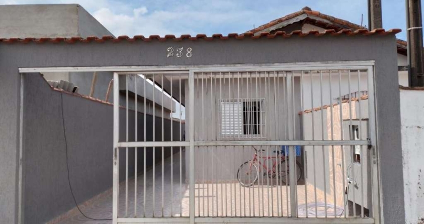 Casa para Venda em Itanhaém, Jequitibá, 2 dormitórios, 1 suíte, 2 banheiros, 2 vagas