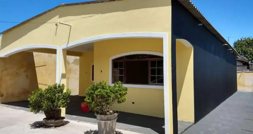 Casa para Venda em Itanhaém, Savoy, 3 dormitórios, 1 suíte, 1 banheiro, 3 vagas