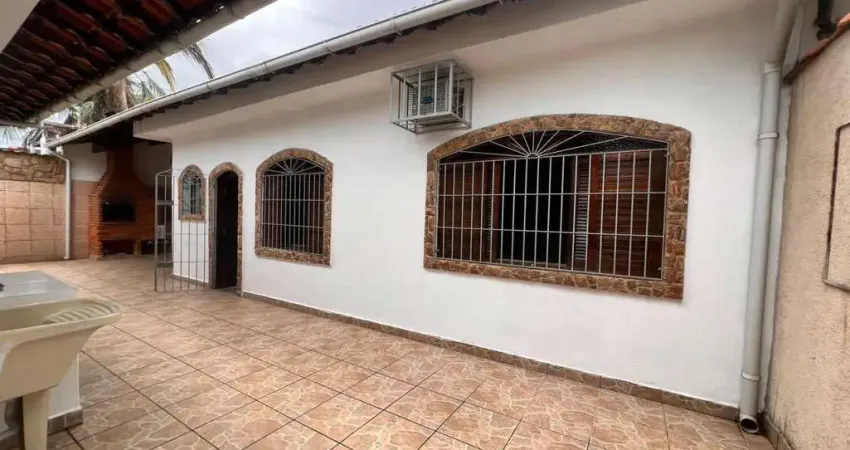 Casa para Venda em Praia Grande, Caiçara, 3 dormitórios, 1 suíte, 1 banheiro, 3 vagas