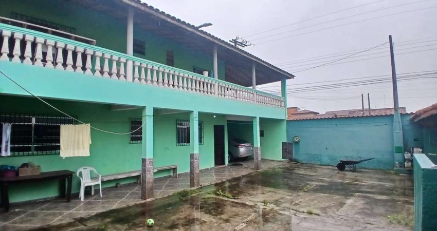 Casa para Venda em Itanhaém, Jardim Guacyra, 4 dormitórios, 1 suíte, 1 banheiro, 9 vagas