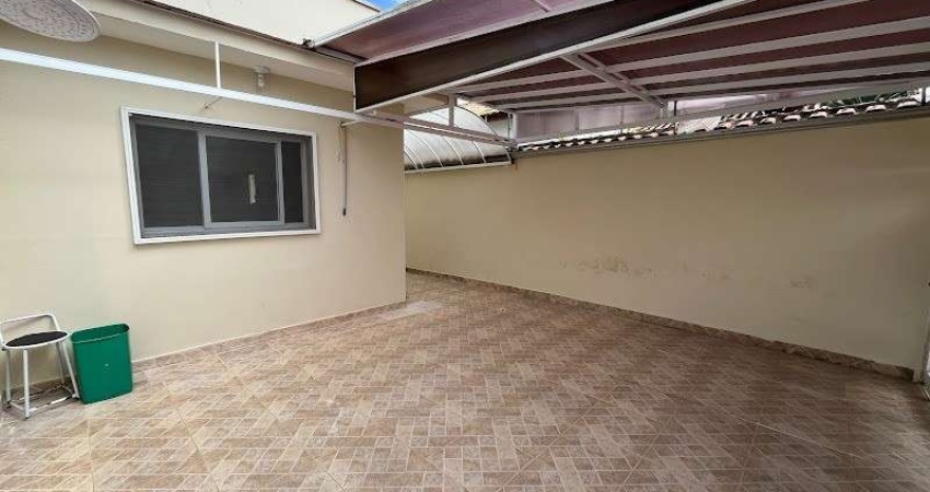 Casa para Venda em Itanhaém, Balneário Tupy, 2 dormitórios, 1 suíte, 1 banheiro, 2 vagas