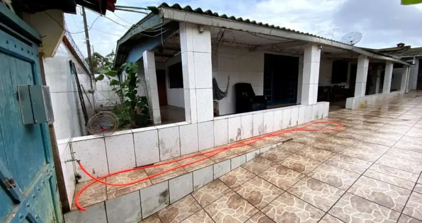 Casa para Venda em Itanhaém, Corumbá, 4 dormitórios, 3 banheiros, 8 vagas