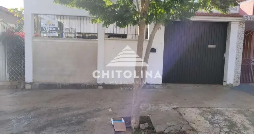 Casa padrão em excelente localização!! com 2 dormitórios sendo 1 suíte, sala, cozinha, 1 banheiro, área de serviço, edícula com cozinha, 1 dormitório