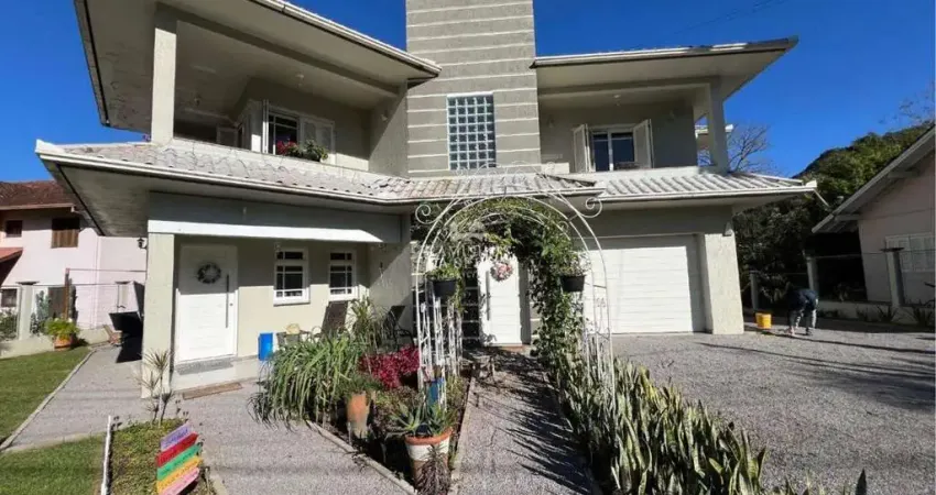 Casa com 4 quartos à venda na Rua Cônego Edvino Phul, 1, Centro, Picada Café