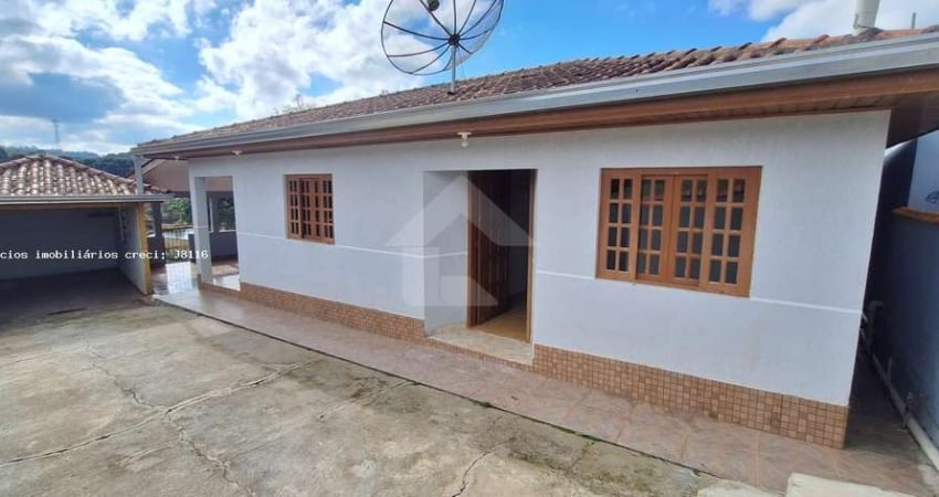 Casa para Locação em Campo Magro, Centro, 3 dormitórios, 1 banheiro, 1 vaga