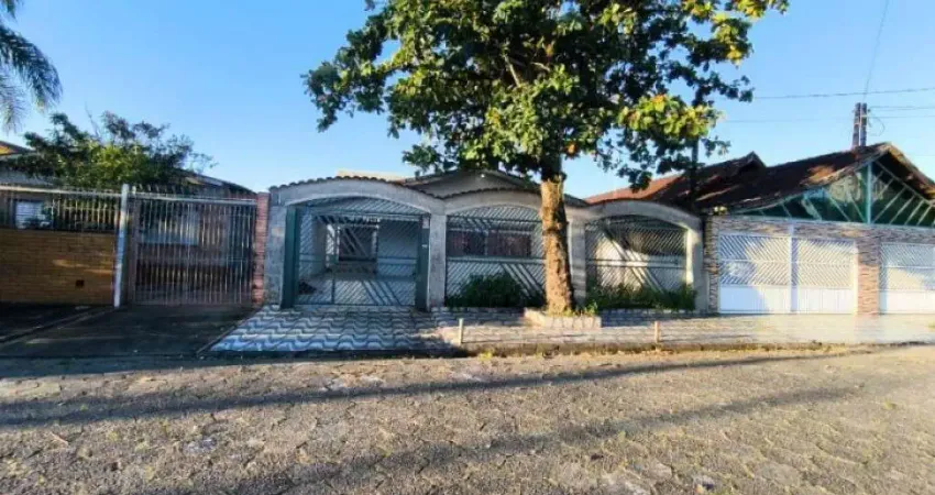 Casa isolada caiçara - otima para reforma ou construção de casas de condominio - 3 quartos com piscina - lado praia