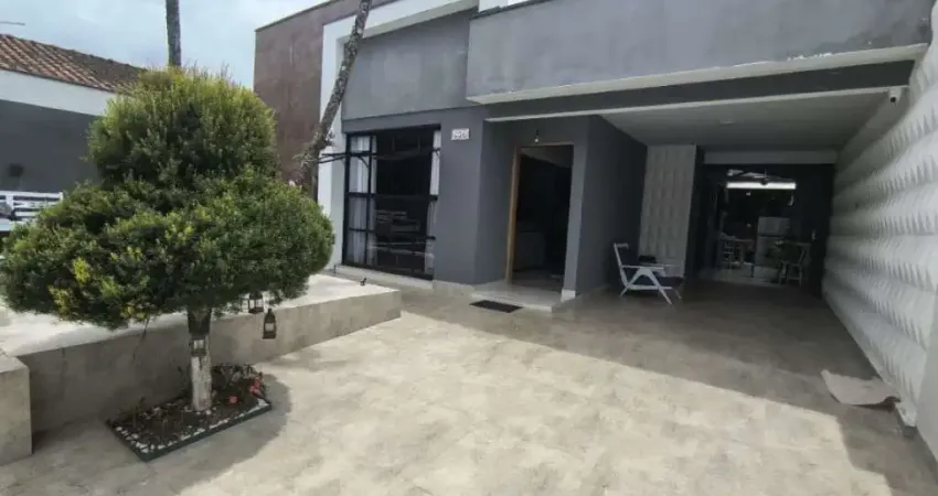 Casa alto padrao no real , com 3 suites , piscina, 250m da praia.