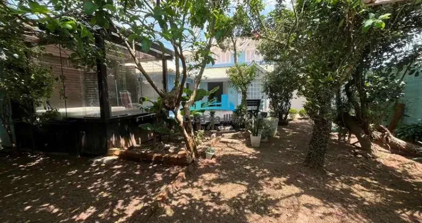 Casa com 4 quartos à venda no Itacorubi, Florianópolis 