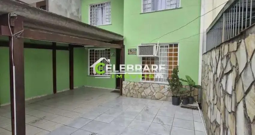 SOBRADO NO HAUER, 03 QUARTOS, SUÍTE COM HIDRO, CHURRASQUEIRA.