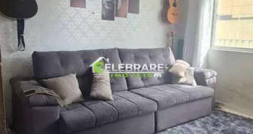 SOBRADO DE COND. EM COLOMBO,03 QTOS,SACADA,PRÓX. SUP. RIO VERDE