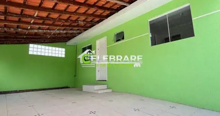 CASA DE COND. EM COLOMBO! 03 QTOS,GAR. COBERTA,AMPLO TERRENO