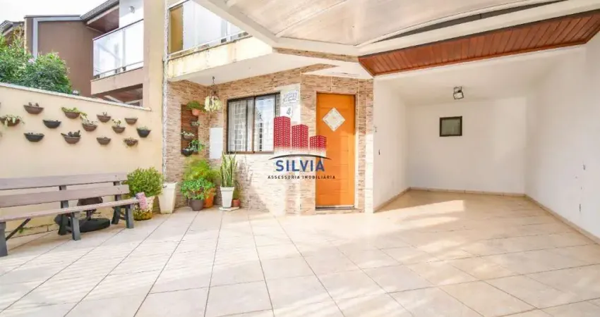 Sobrado com 4 quartos, suíte e espaço gourmet no bairro novo mundo.