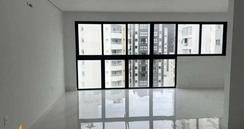 Apartamento a venda no Edifício Dresden Residence localizado no Centro em Balneário Camboriú.